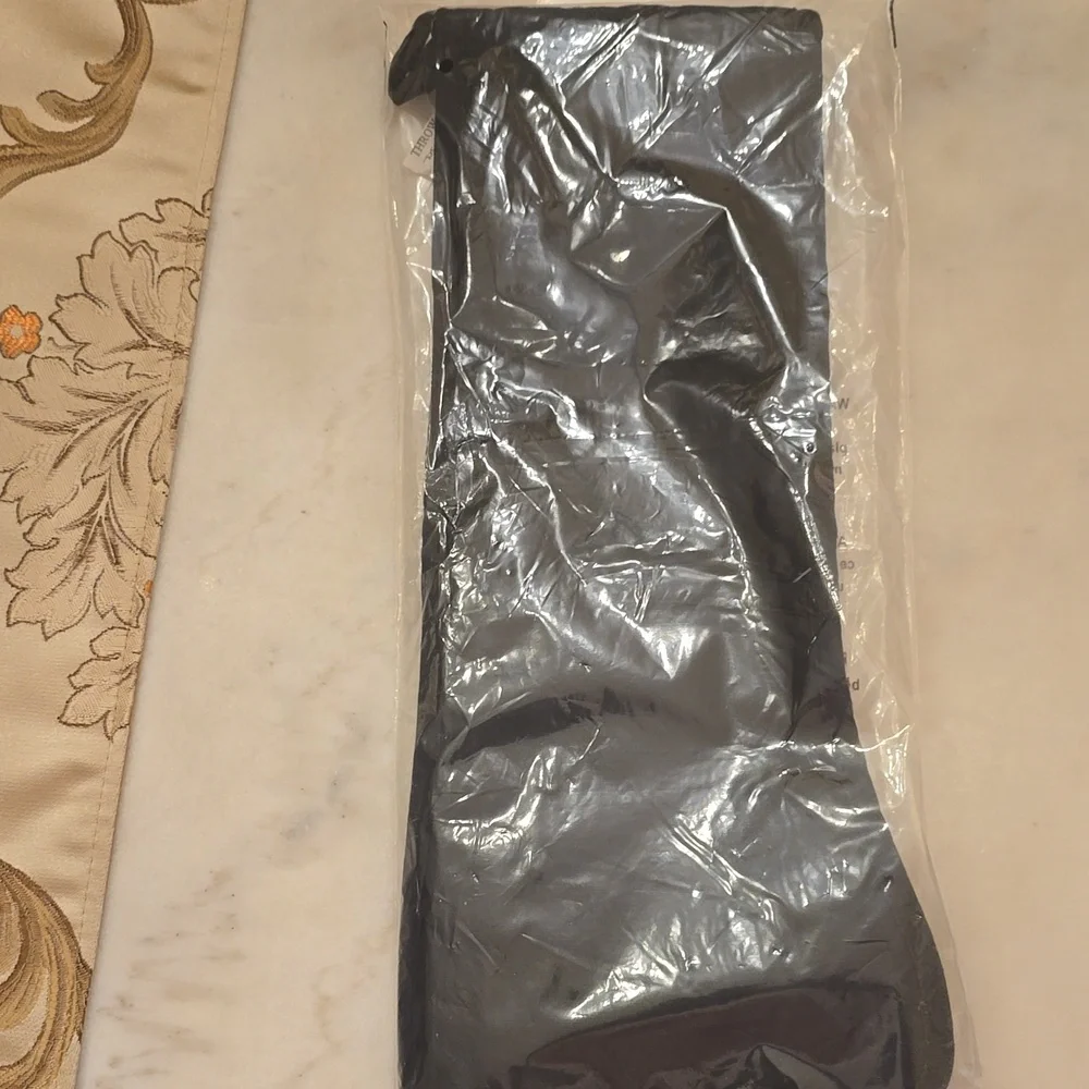 NWT Crate & Barrel Double Oven Mitt. Black